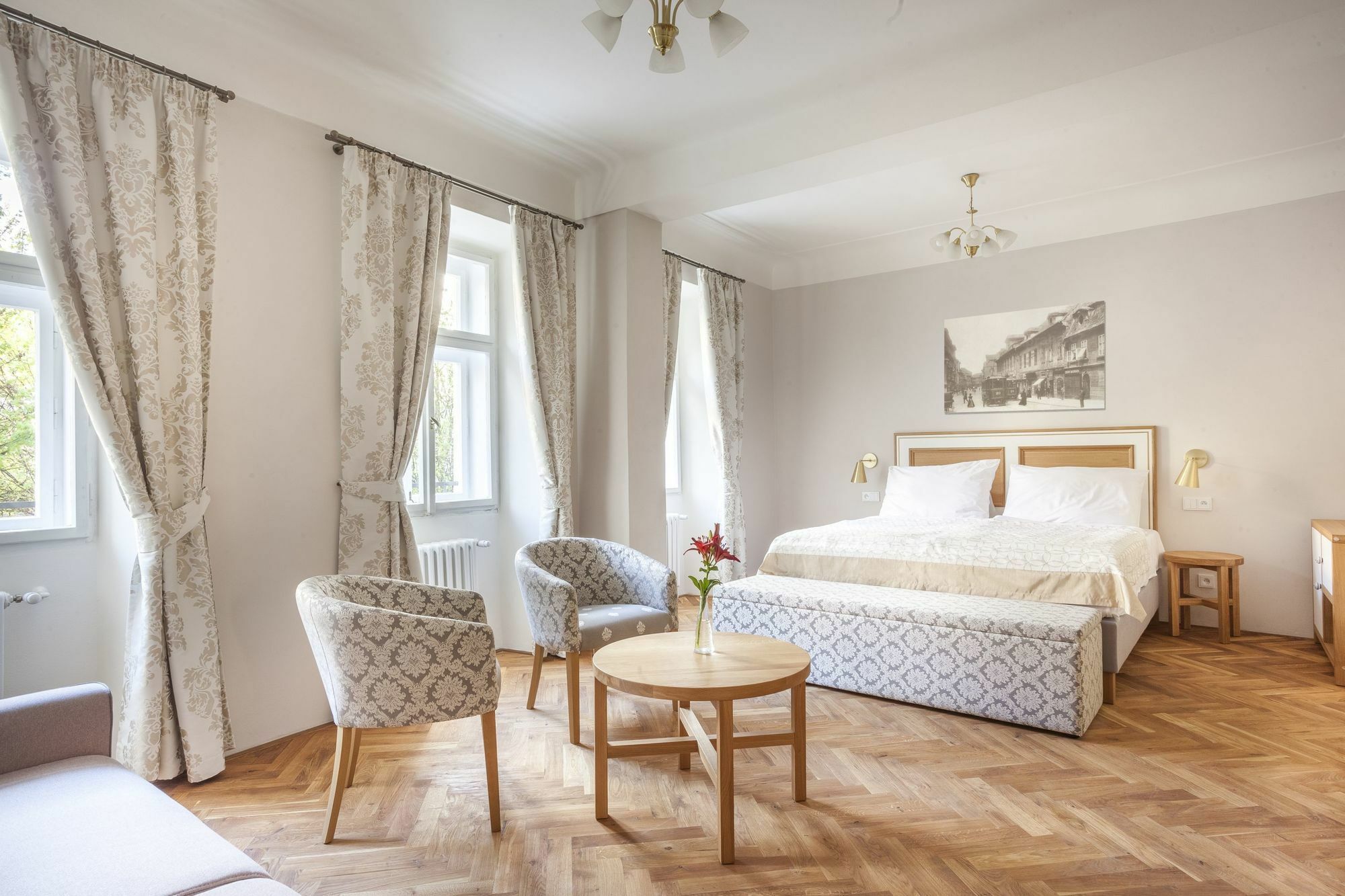 Hotel At The Golden Scissors Praga Exterior foto